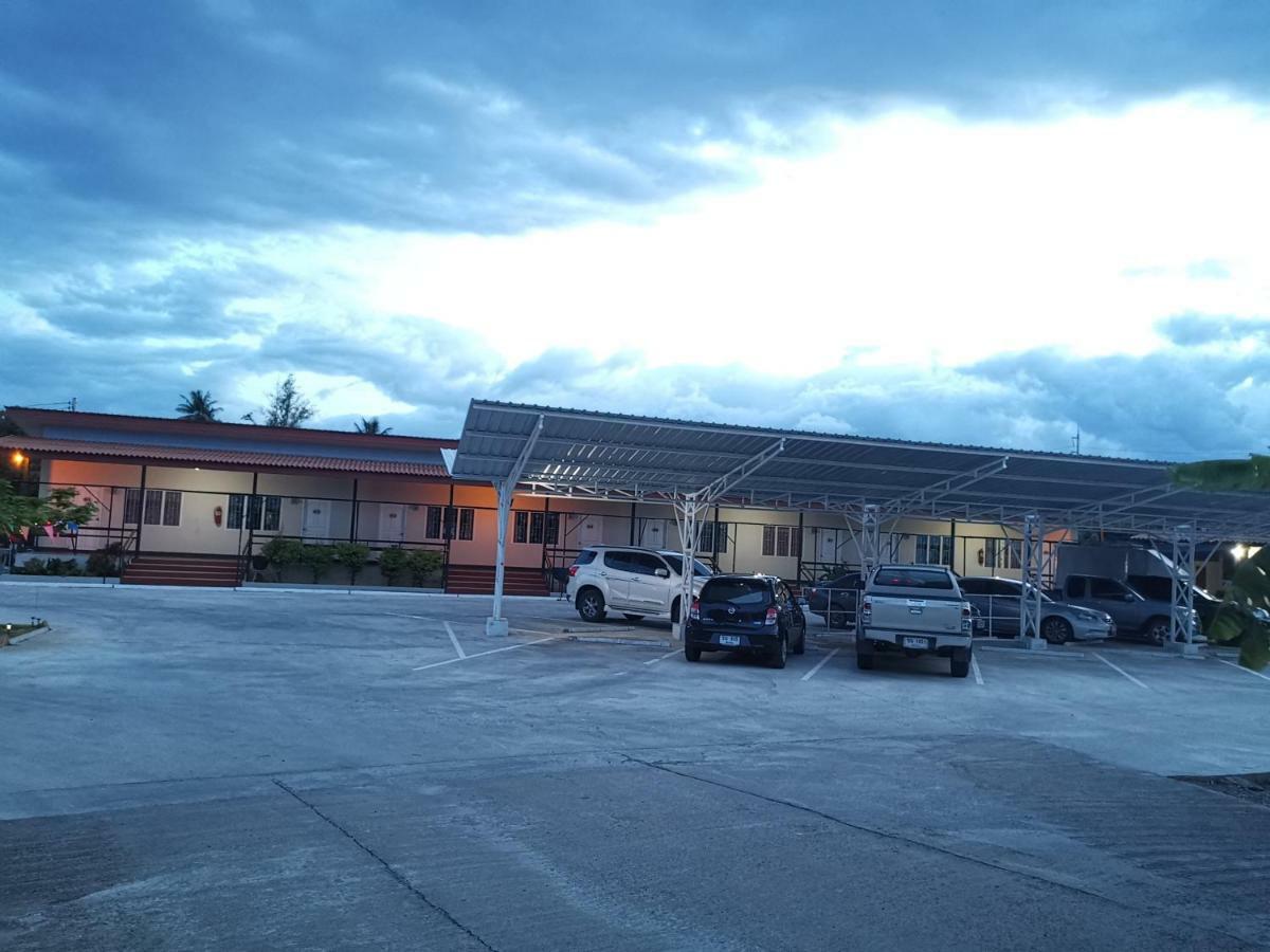 Chung cư studio 18 m² có 1 phòng tắm riêng ở Ban Luang Chom Thong Ngoại thất bức ảnh