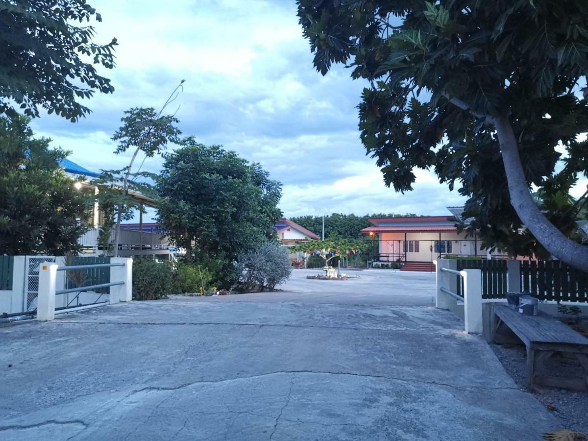 Chung cư studio 18 m² có 1 phòng tắm riêng ở Ban Luang Chom Thong Ngoại thất bức ảnh