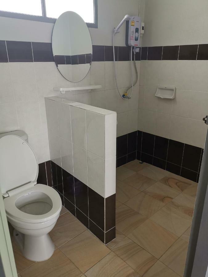 Chung cư studio 18 m² có 1 phòng tắm riêng ở Ban Luang Chom Thong Ngoại thất bức ảnh